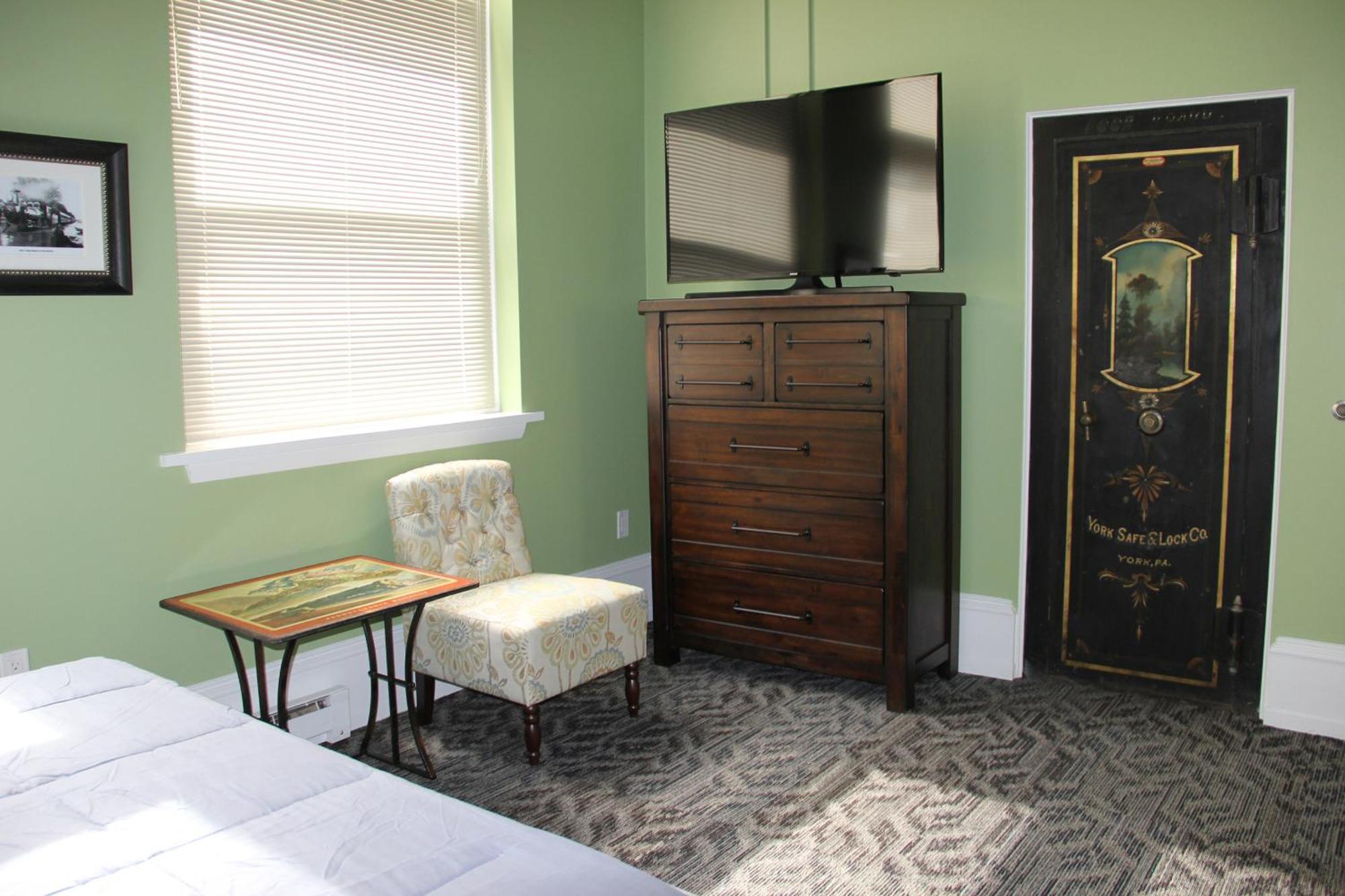 Hotel Hall Grand Williamsport